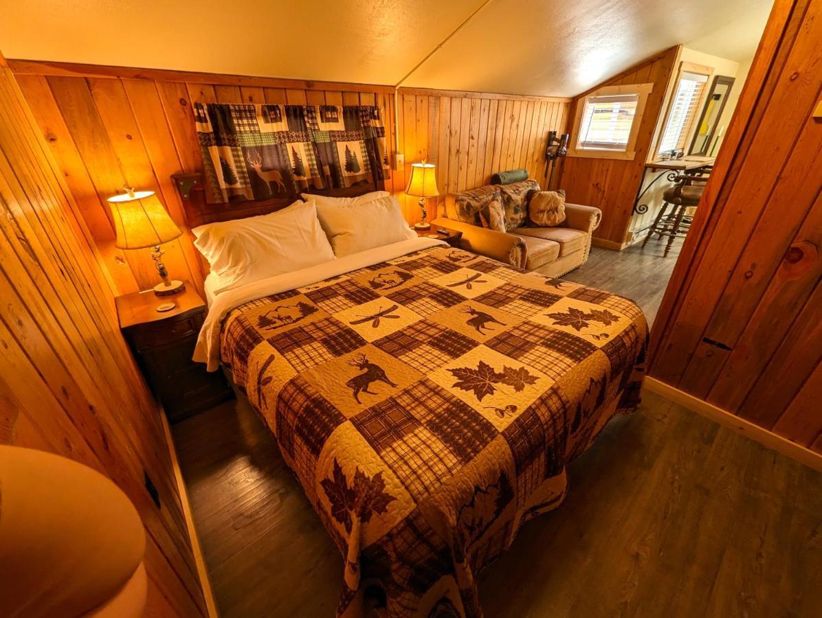 Yellowstone'S Treasure Cabins Gardiner Exterior foto