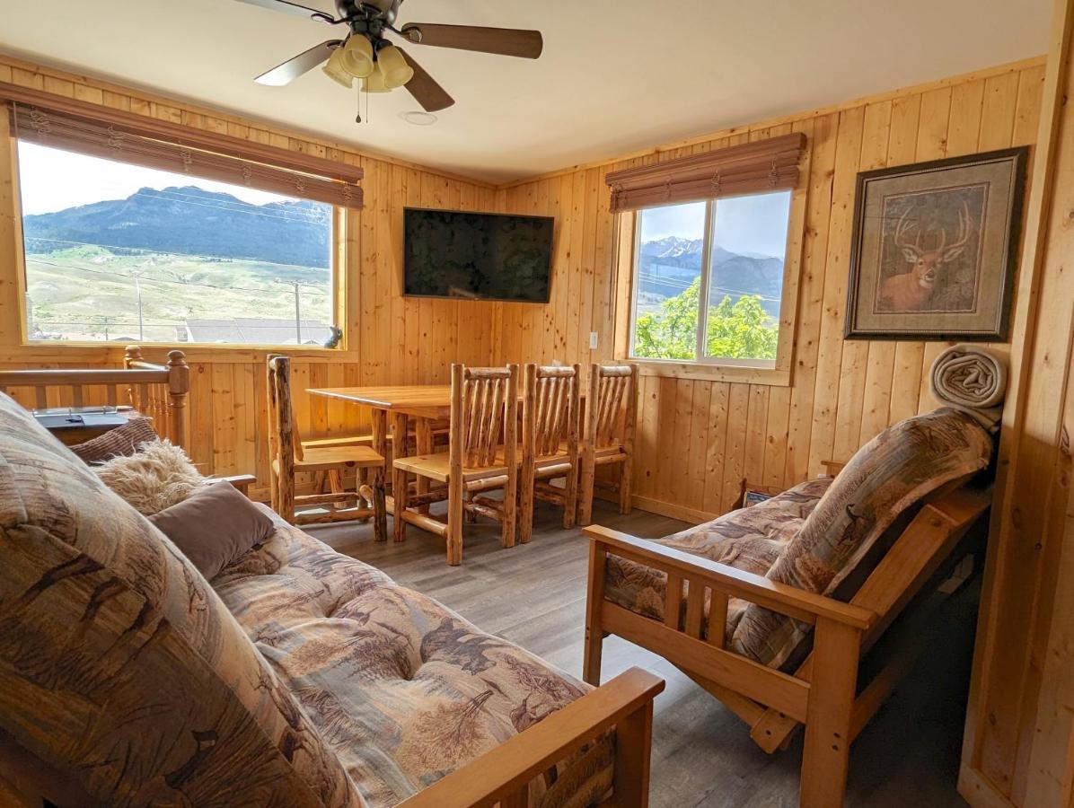 Yellowstone'S Treasure Cabins Gardiner Exterior foto