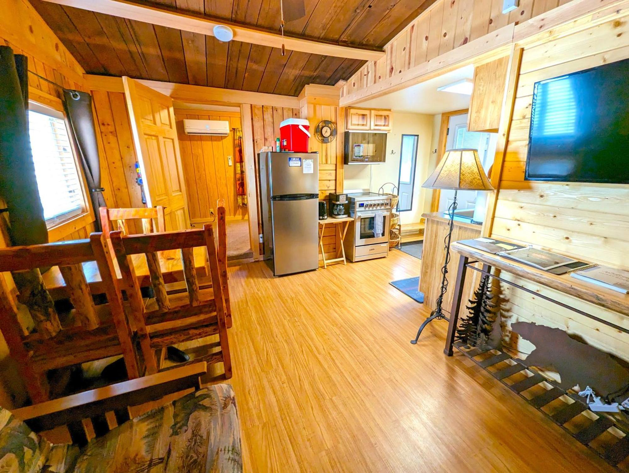 Yellowstone'S Treasure Cabins Gardiner Exterior foto