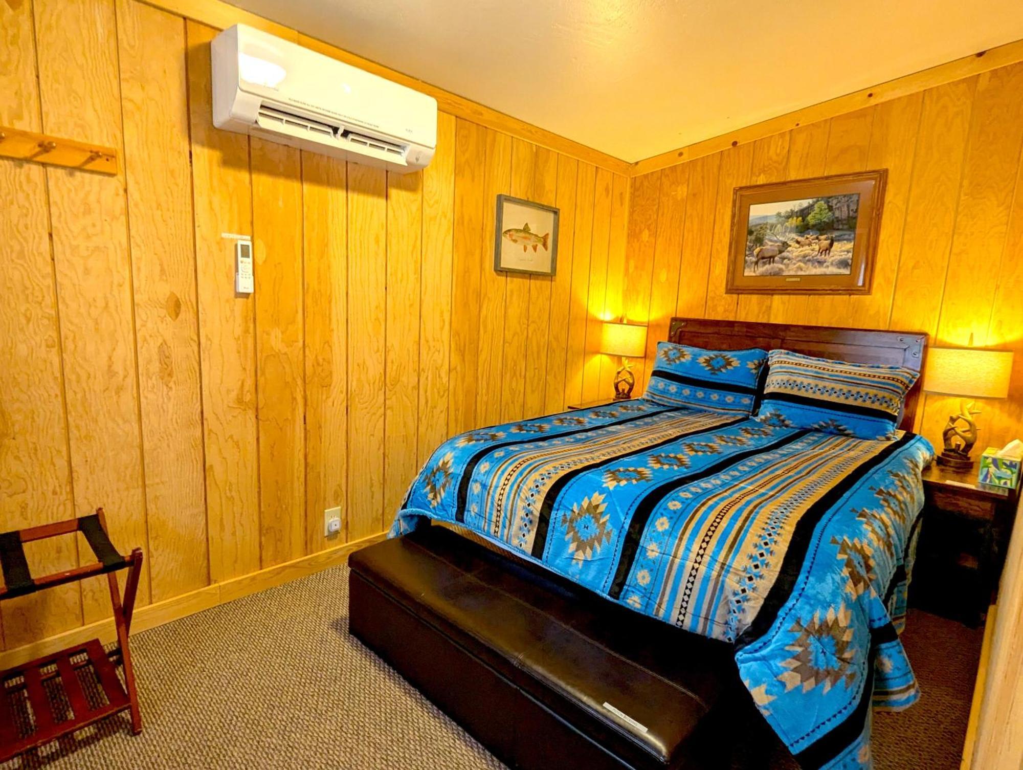 Yellowstone'S Treasure Cabins Gardiner Exterior foto